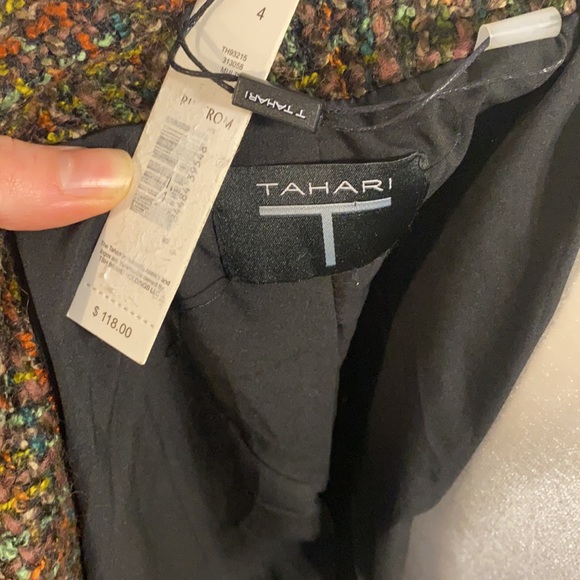 Tahari Blazer - size 4 - Picture 6 of 8